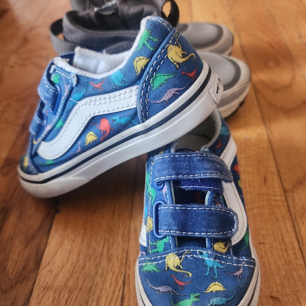 Vans - Picture 4 of 6